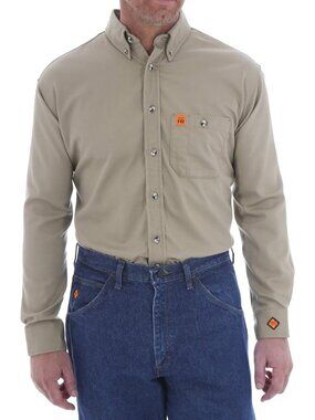 Wrangler Men's L Riggs Workwear FR Flame Resistant Cotton Welding Solid Shirt